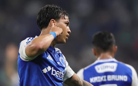 Kaio Jorge, atacante do Cruzeiro, comemora gol contra o Corinthians no Brasileirão (Foto: Gilson Lobo/Agif/Gazeta Press)