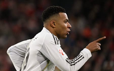 Mbappé comemorando o gol marcado no jogo entre Real Madrid e Athletic Bilbao (Foto: Ander Gillenea/AFP)