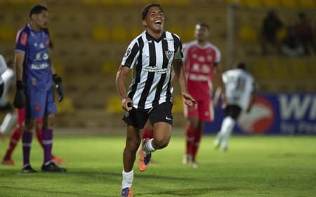 Riquelme marcou o primeiro gol do Galo na estreia da Copinha (Foto: Anderson Romão/ Agif/Gazeta Press)