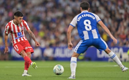 Thiago Almada em ação pelo Atlético de Madrid contra o Espanyol
