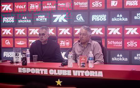 Sérgio Papellin ao lado do vice-presidente Djalma Abreu (Foto: Victor Ferreira / EC Vitória)