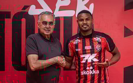 Nathan Mendes pertence ao Bragantino e está emprestado ao Vitória (Foto: Victor Ferreira / EC Vitória)