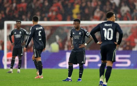 Vini Jr lamenta derrota do Real Madrid para o Benfica na Champions League