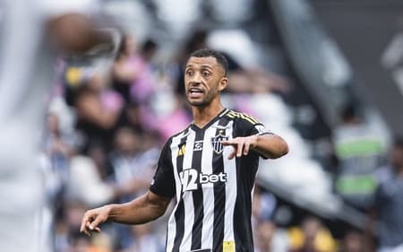 Vitor Hugo em Atlético e Ceará (Foto: Pedro Souza / Atlético)