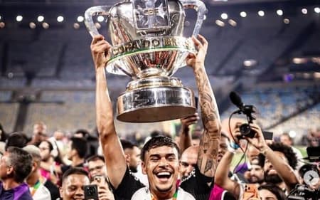 Tchoca participou do título da Copa do Brasil (Foto: Reprodução)