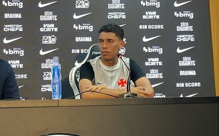 Rojas em apresentação ao Vasco (Foto: Pedro Cobalea/ Lance!)