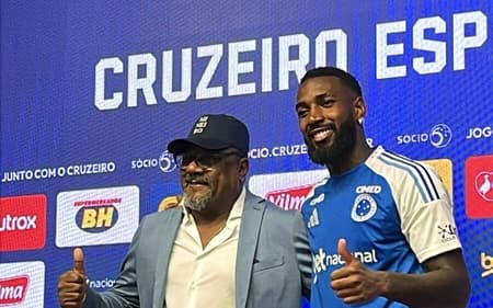 Gerson é apresentado no Cruzeiro (Foto: Eduardo Statuti/Lance!)