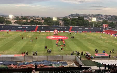 Fluminense x Madureira no Luso Brasileiro (Foto: Pedro Brandão/ Lance!)