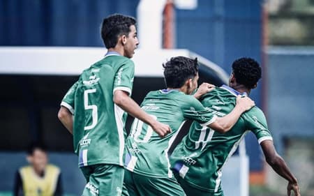 Corinthians acerta a contratação de reforços para base (Foto: Reprodução/@laertejr_09)