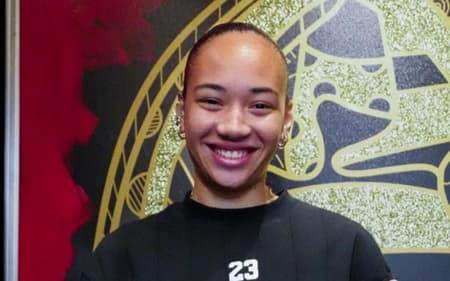 Aline Gomes apresentada ao Pachuca, do México. (Foto: Pachuca/Divulgação)