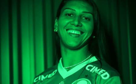 Bia Zaneratto, atacante do Palmeiras. (Foto: Após duas temporadas no Kansas City Current, Bia Zaneratto está de volta para vestir a 10 do Verdão)