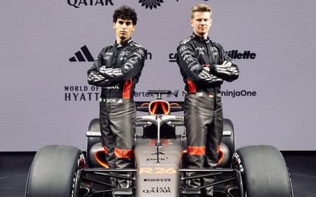 Gabriel Bortoleto e Nico Hulkenberg, durante evento de lançamento da Audi