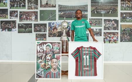Keno recebe homenagem em despedida do Fluminense (Foto: Reprodução/Fluminense)