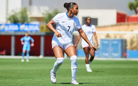 Deus Stanislaus atuando pelas categorias de base dos Estados Unidos. (Foto: EUA/Divulgação)