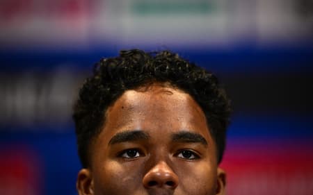 FBL-FRA-LIGUE1-LYON-PRESSER