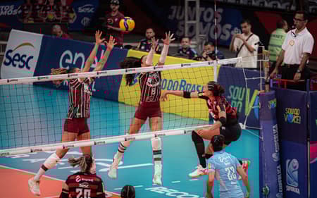 Fluminense supera Flamengo por 3 sets a 2 na Superliga Feminina (Foto: Paula Reis / Flamengo)