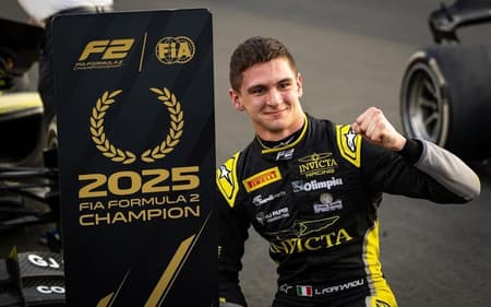Leonardo Fornaroli será piloto reserva da McLaren em 2026