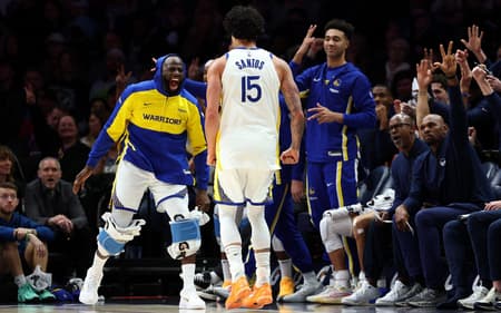 Gui Santos no jogo entre Warriors e Wolves na NBA (Foto: David Berding/Getty Images/AFP)