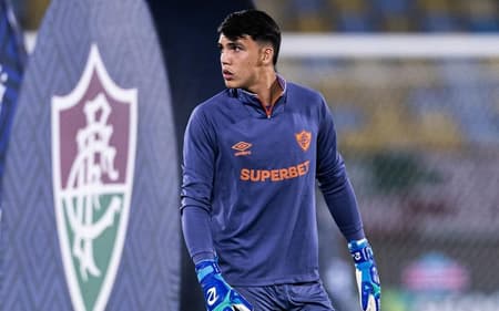 Gustavo Félix em jogo do profissional do Fluminense (Foto: Reprodução)