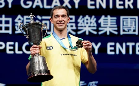 Hugo Calderano é campeão da Copa do Mundo de tênis de mesa