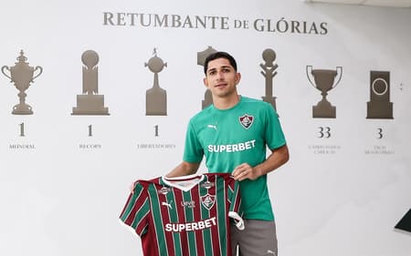 Savarino, novo jogador do Fluminense, no CT Carlos Cstilho (Foto: Lucas Merçon/ Fluminense FC)