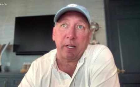 John Textor, dono da SAF do Botafogo, em live (Foto: Reprodução)