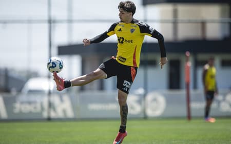 Isaac em treino