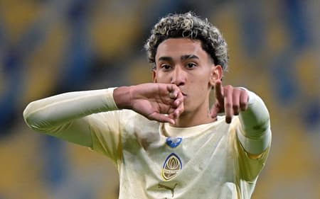 Isaque em ação pelo Shakhtar (Foto: Divulgação/Shakhtar Donetsk)