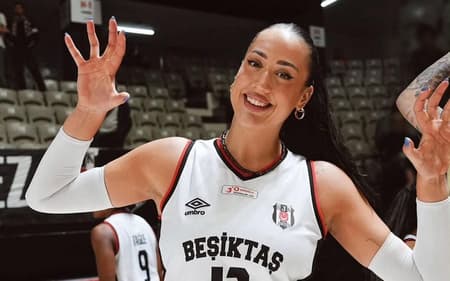 A jogadora de vôlei Zeynep Sude Demirel do Besiktas (Foto: Instagram Volleyball World)