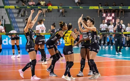 Praia Clube garantiu a classificação para a semifinal da Copa Brasil