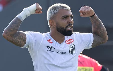 Gabigol foi eleito o craque do jogo (Foto: Léo Barrilari/GazetaPress)