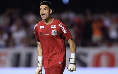 Gabriel Brazão acumula 93 jogos com a camisa do Santos. (Foto: Marcello Zambrana/Agif/Gazeta Press)