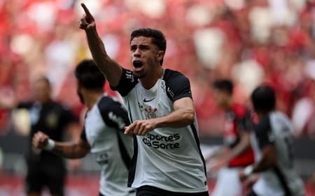 Gabriel Paulista comemora seu primeiro gol com a camisa do Corinthians. (Foto: Mateus Bonomi/ Agif/Gazeta Press)