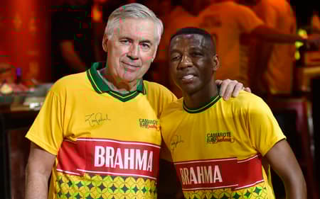 Carlo Ancelotti e Amaral no carnaval de São Paulo (Foto: Eduardo Carmim/Photo Premium/Gazeta Press)