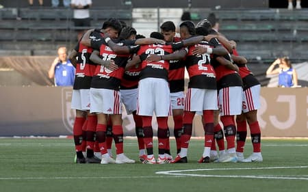 Jogadores do Flamengo antes do duelo com o Botafogo (Foto: Dhavid Normando/Código19/Gazeta Press)