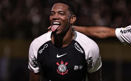 André foi decisivo na vitória do Corinthians (Foto: Fabio Giannelli/ Agif/Gazeta Press)