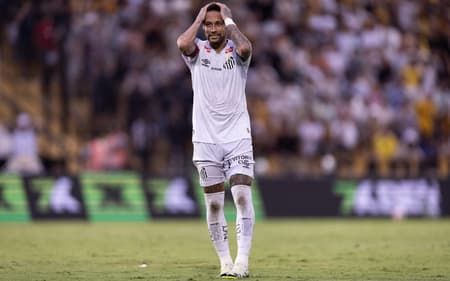 Neymar durante duelo entre Santos e Novorizontino, pelas quartas de final do Campeonato Paulista. (Foto: Douglas Moreti/Agência F8/Gazeta Press)