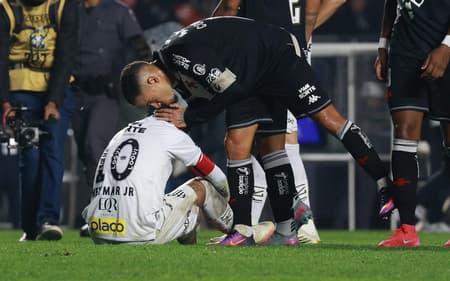 Neymar e Coutinho em Vasco x Santos (Foto: Léo Barrilari/GazetaPress)