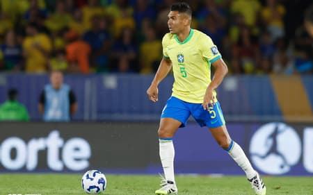 Casemiro em ação no jogo Brasil x Chile (Foto: Rafael Ribeiro/CBF)