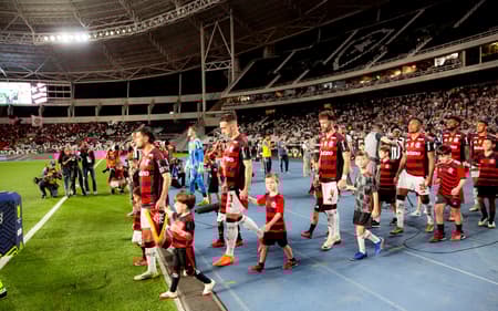 Jogadores do Flamengo contra o Botafogo (Foto: Adriano Fontes/Flamengo)