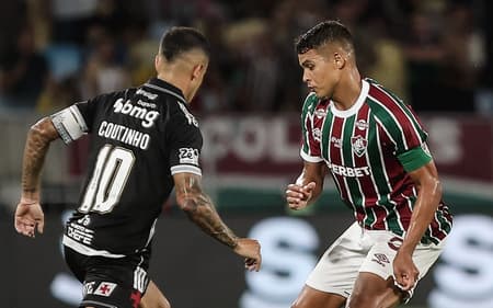 Coutinho e Thiago Silva em Fluminense x Vasco pela Copa do Brasil (Foto: Lucas Merçon/ Fluminense FC)