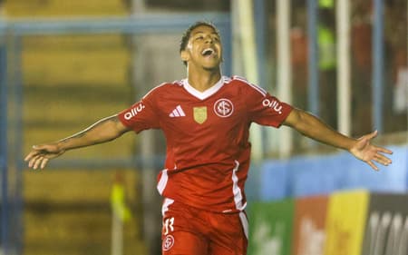 Allex, meia do Internacional