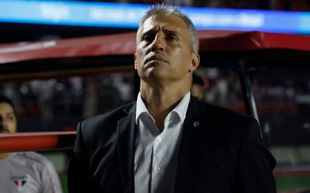 Crespo admitiu erro ao falar em rebaixamento no São Paulo (Foto: Rubens Chiri e Paulo Pinto/Saopaulofc.net)