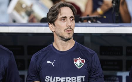 Zubeldía no comando do Fluminense (Foto: Lucas Merçon/ Fluminense FC)