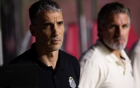 Vojvoda sofreu a primeira derrota como técnico no futebol brasileiro diante do São Paulo. (Foto: Raul Baretta/ Santos FC)