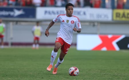 Allex, meia do Internacional