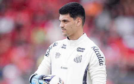 Gabriel Brazão está próximo de completar 100 partidas com a camisa do Santos. (Foto: Raul Baretta/ Santos FC)