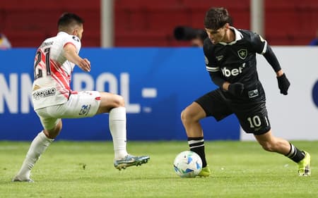 Montoro em ação na derrota do Botafogo para o Nacional Potosí (Foto: Vítor Silva/Botafogo)