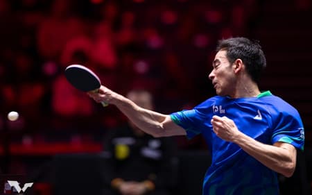 Hugo Calderano no WTT Singapura Smash 2026 (Foto: World Table Tennis)