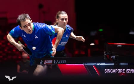 A dupla Hugo Calderano e Bruna Takahashi avançam às semifinais do WTT Singapura Smash 2026 (Foto: World Table Tennis)